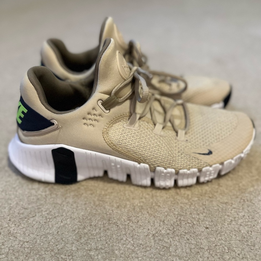 Nike Metcon Free 4 Tan Size 11.5.